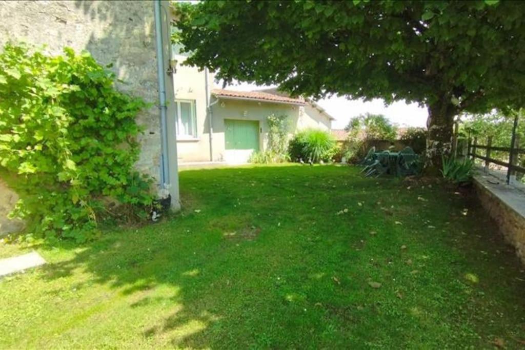 Cottage By The Chateau With Pool In National Parc Les Salles-Lavauguyon エクステリア 写真