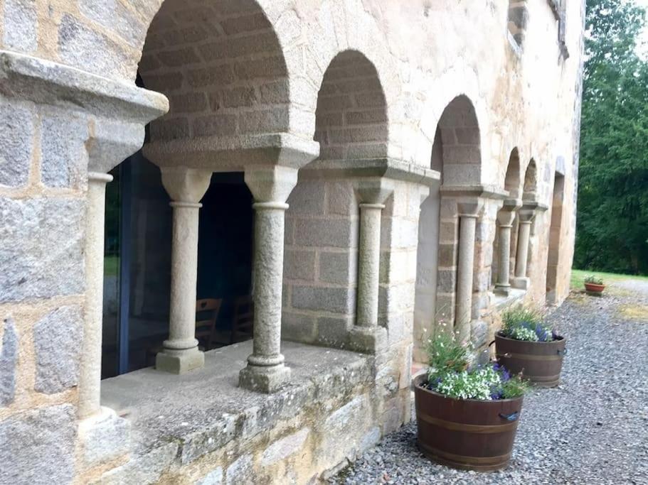 Cottage By The Chateau With Pool In National Parc Les Salles-Lavauguyon エクステリア 写真